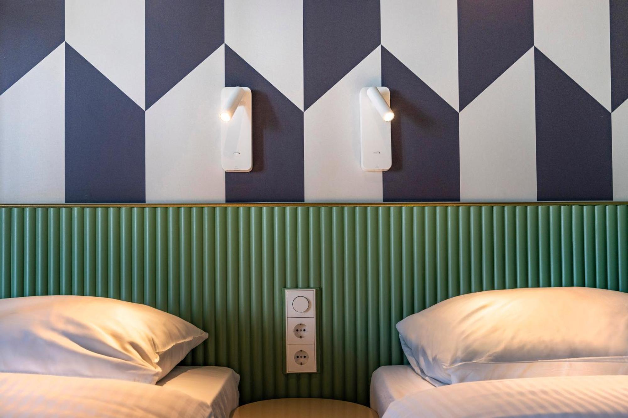 Tourist Inn Hotel אמסטרדם מראה חיצוני תמונה